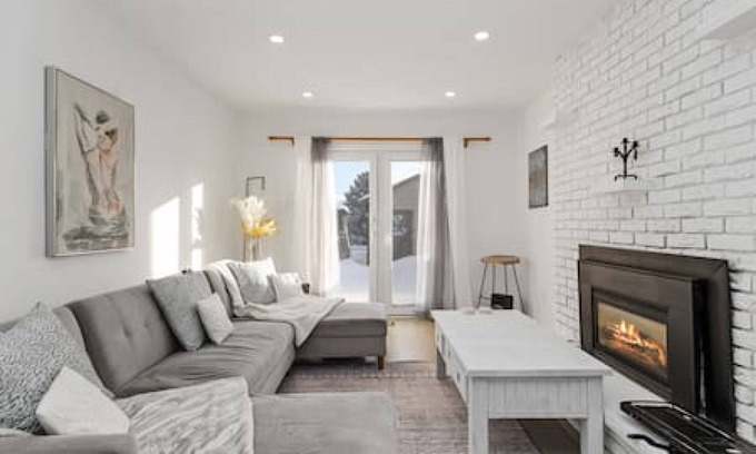 Whitby House | Whitby·Vacation home with heated pool