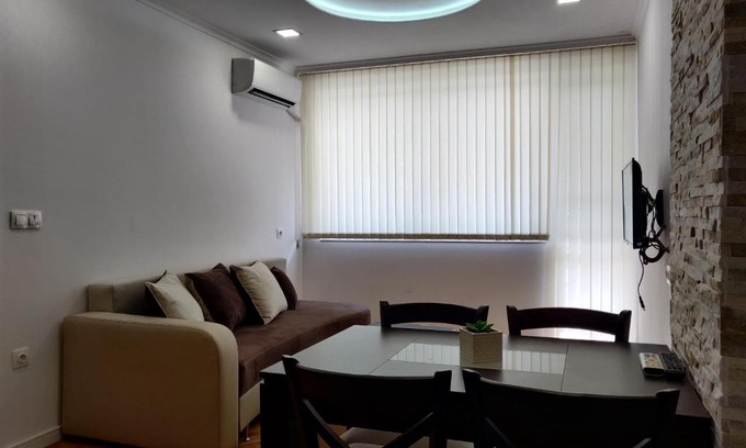 Kazanlak Apartment | White Apartment