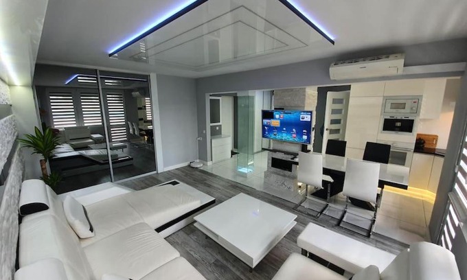 Brzeziny House | White apartment center