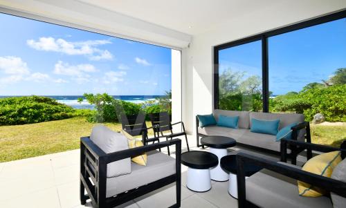 Poste Lafayette Villa | White&Blue Beachfront Luxury Poste Lafayette