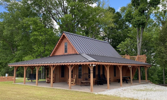 Penrod Cabin | White Bluff Cabin overlooking Lake Malone