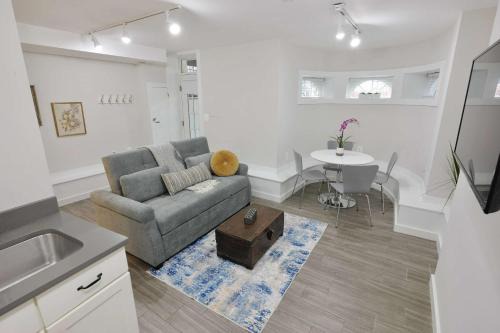 Shaw Apartment | White Brick Retreat - Shaw