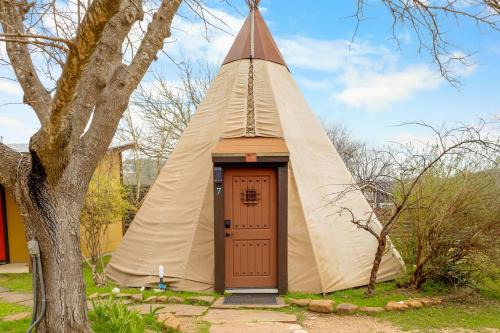 New Braunfels House | White Buffalo - Tipi 7
