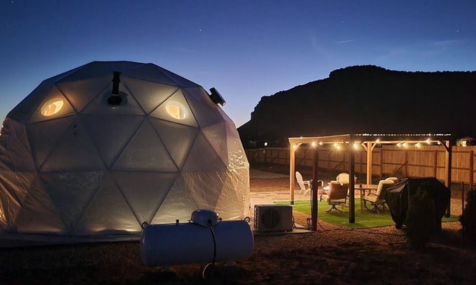 Kanab Cabin | White Camel