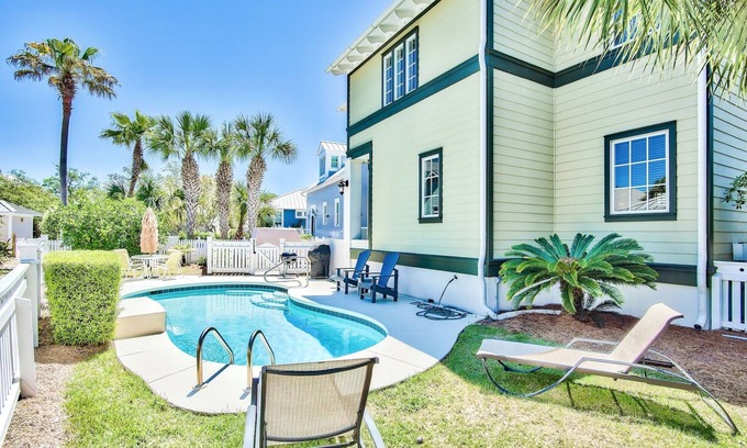 Sunnyside House | "White Caps Inn" Stunning home w/Private Pool in Carillon Beach. Walk to beach!
