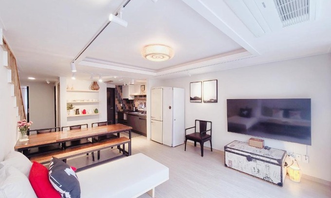 Andeok House | White Casa