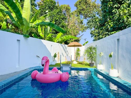 Wichit Villa | White Castle