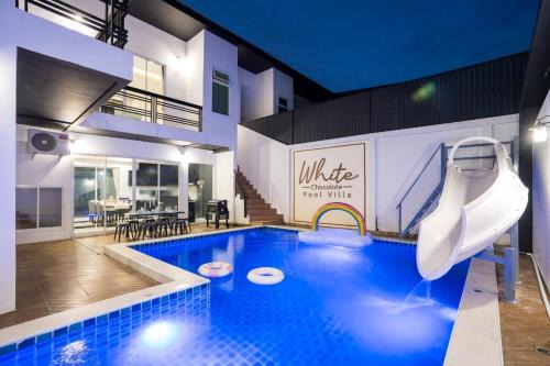 Huai Yai Villa | White Chocolate Pool Villa Pattaya