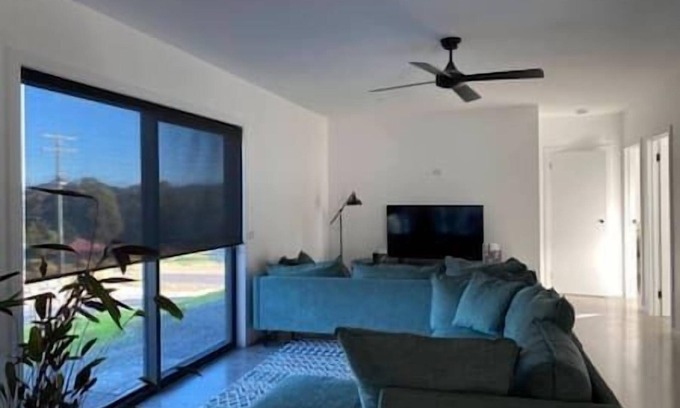 Broadwater House | White Fox Retreat