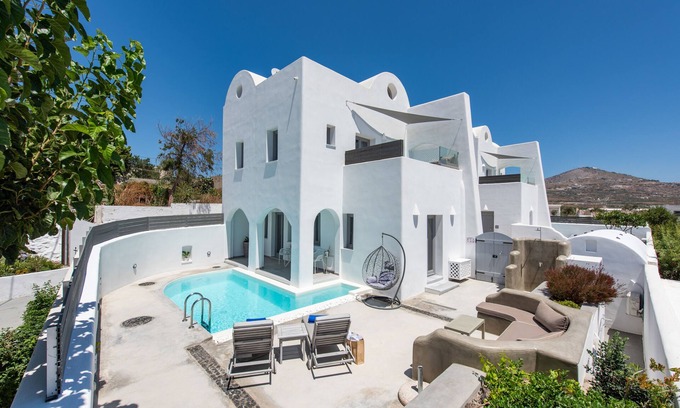 Megalochori Apartment | White Harmony Suites