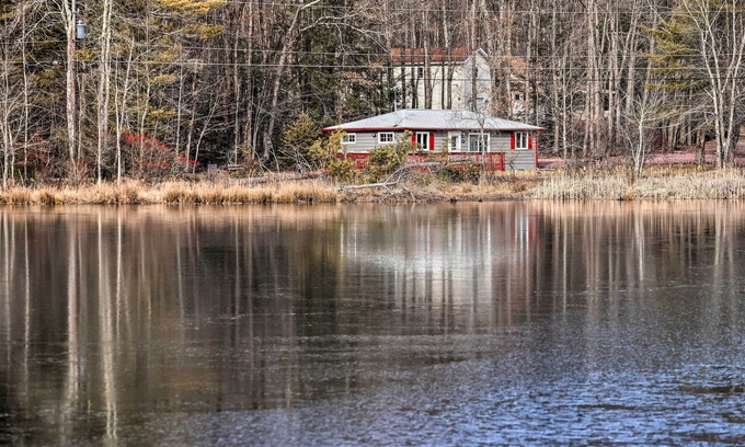 Hickory Hills House | White Haven Lakeside Home w/Kayaks & Fireplace!
