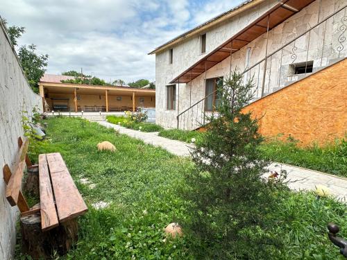 Yeghegnadzor House | White House-001
