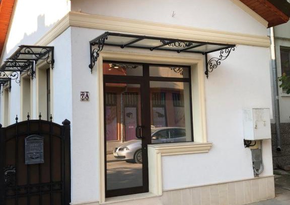 Pleven Apartment | White House
