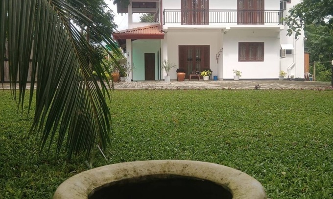 Maspotha House | White House Family StaynKurunegala Srilanka