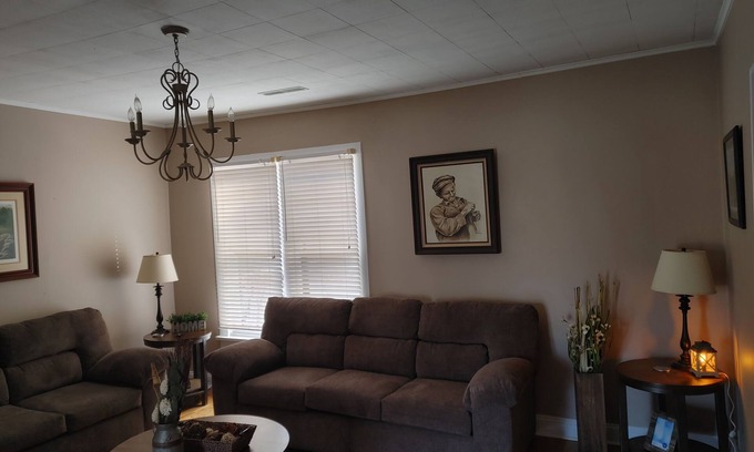 Brookfield Apartment | White House Lodge-Upper 2 Bedroom-Parkview