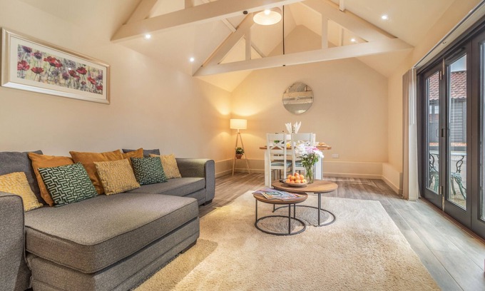 Halesworth House | White House Lodges - Tawny