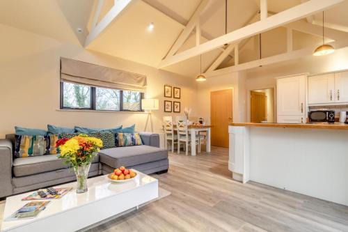 Halesworth House | White House Lodges - Swallow