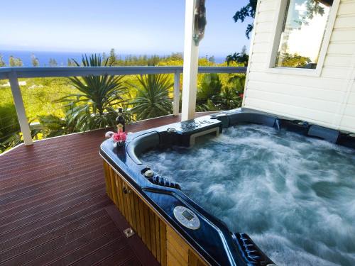 Norfolk Island Villa | White House Ocean View Spa Villa