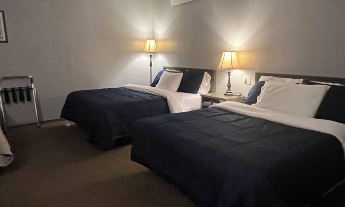 White Lake Cabin | White Lake Lodge - 2 Queen - Room 2 - Sleeps 4