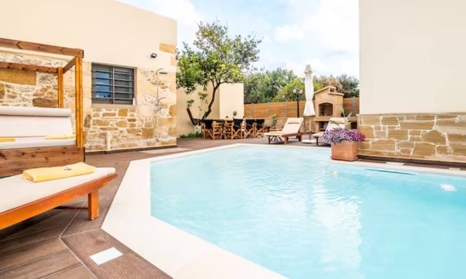 Drapanias Villa | White Lilium Villa