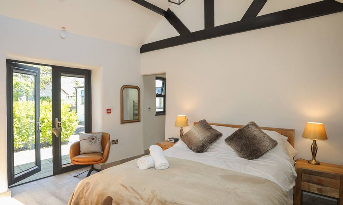 Newborough Cottage | WHITE LODGE COTTAGE, pet friendly in Niwbwrch (Newborough)