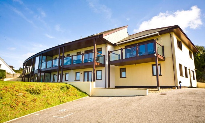 Mawgan Porth Apartment | White Lodge Apartments