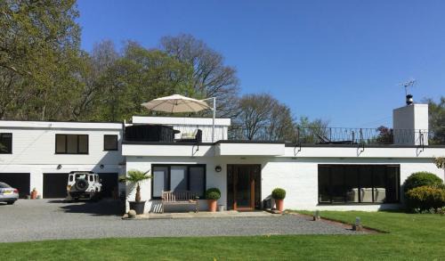 Piltdown Bed & Breakfast | White Lodge B&B