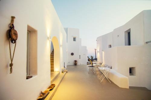 Ios Hotel | White Loft