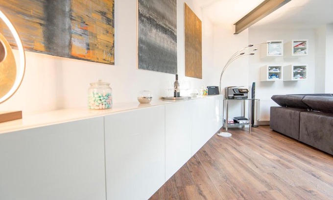 Oberbilk Apartment | White Lofty und White Studio