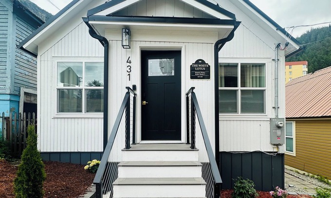 Downtown Juneau House | White LotusnnHistoric home minutes from all the main attractions!