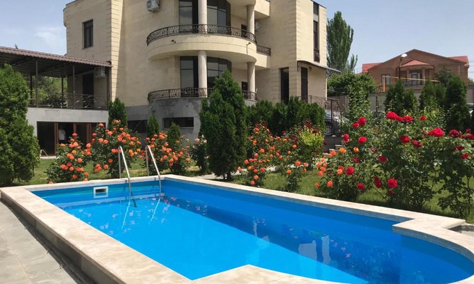 Nork-Marash Villa | White Luxury Villa With Swimming Pool In City Center