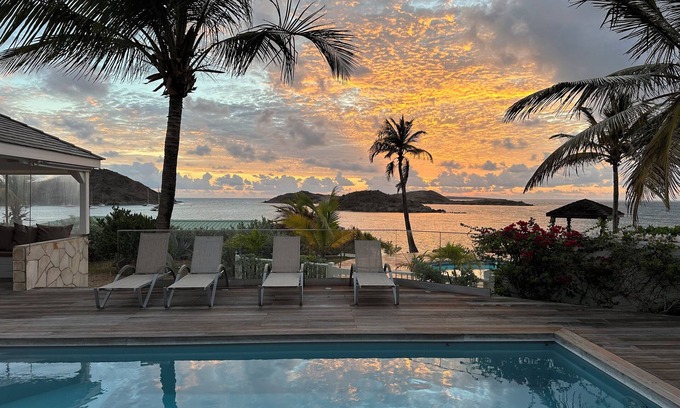 Cul de Sac Villa | WHITE PEARL, A seafront Caribbean Jewel in front of Pinel Island
