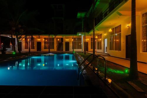 Pottuvil Division 2 Hotel | White Pearl Hotel