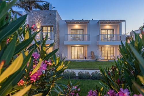 Kos Town Hotel | White Pearls-Adults Only Luxury Suites