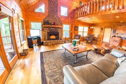 Blue Ridge House | White Rock - Mountain Views, Hot Tub, Game Room, 5 Minutes From Downtown Blue Ridge - Blue Ridge, GA
