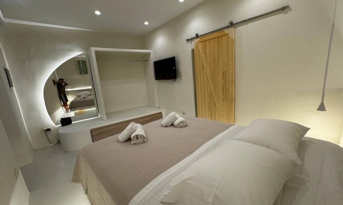 Ios Hotel | White Sand jacuzzi Suite