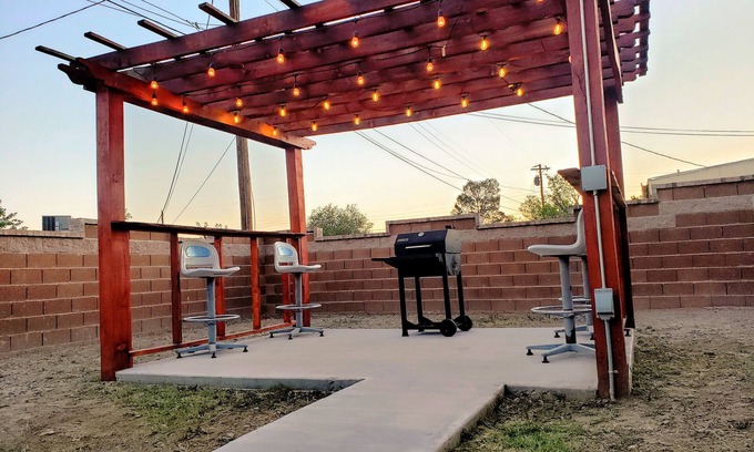 Alamogordo House | White Sands Retreat: Dreamy 3BR Ultimate Comfort & Backyard Bliss!n