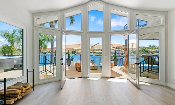 Canyon Lake House | White Wake - Hot Tub | Lake Front | Luxury | Views