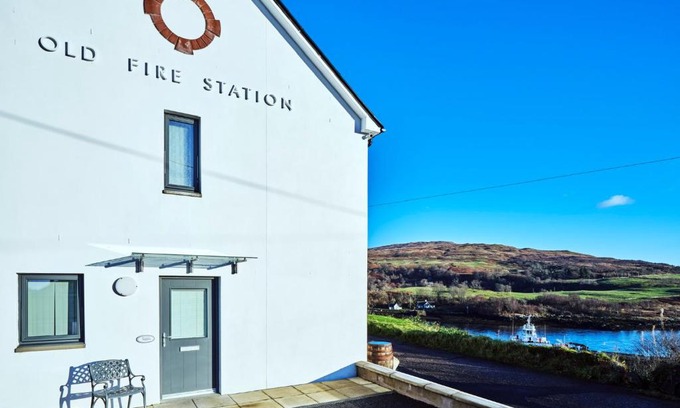 Lochaline Apartment | White Watch
