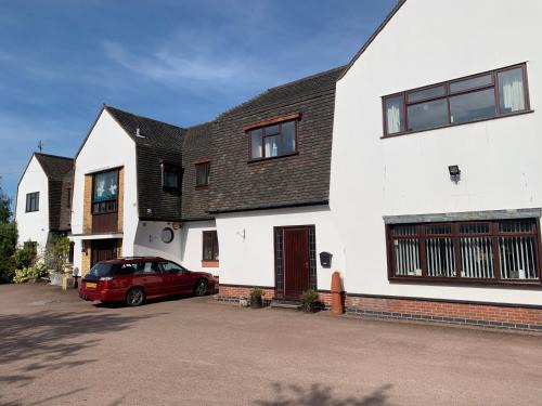 Hartshill House | White Wings