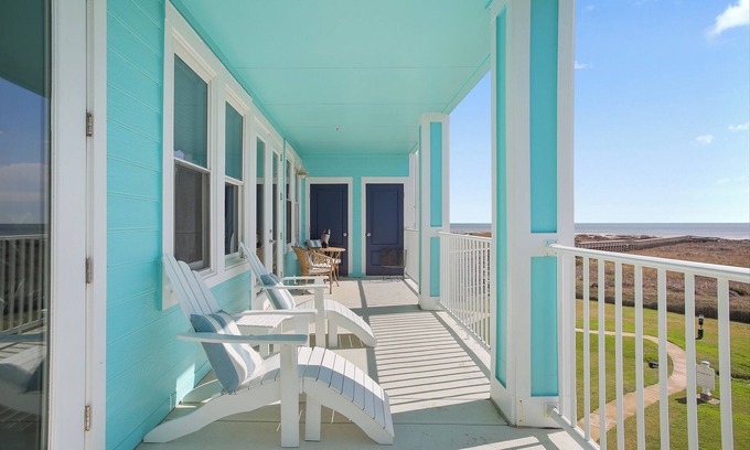 Red Fish Cove Condo | Whitecaps -Beach Front-Front Row- Next to Beach Club