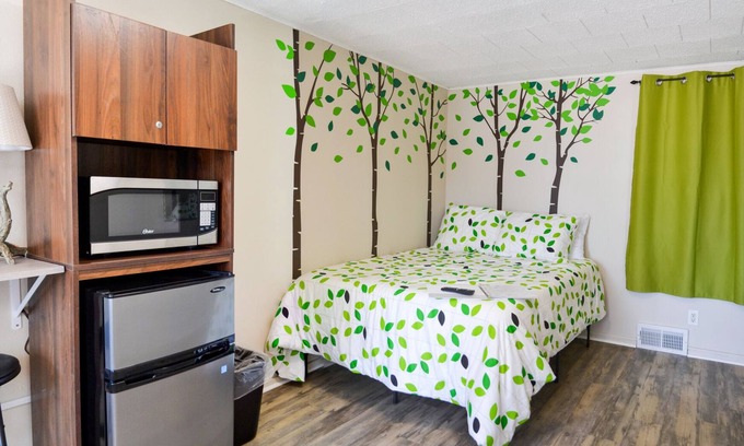 Whitehall House | Whitehall Cottages Boutique Motel - Full Beds