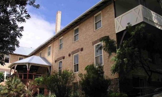 Queenscliff House | Whitehall Q for groups of 10-75, private & exclusive use of the whole building!