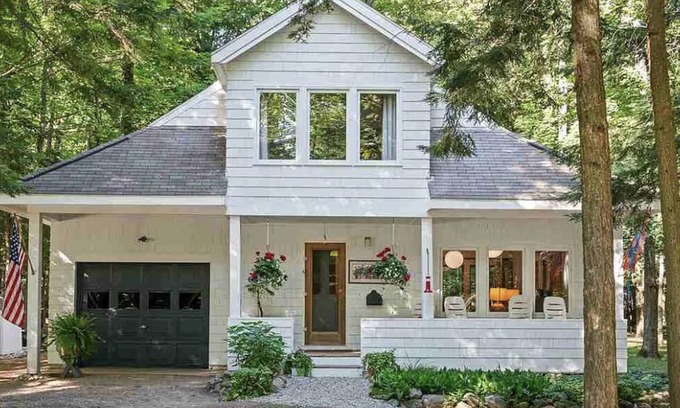 Idylwilde Cottage | Whitehaven is Ready for Summer, Only a few dates left!
