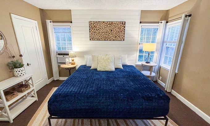 Ironwood House | Whitehouse Cottage, historic charm, modern comfort