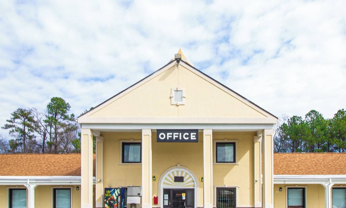 North Chesterfield Hotel | WHITEHOUSE MOTEL