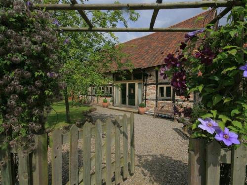 Dymock House | Whites Farm Barn