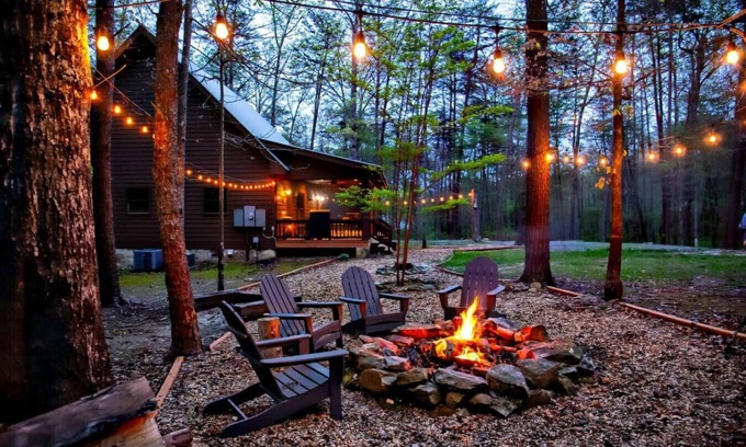 Mentone Cabin | Whitetail Ridge!Hot Tub l Pool Table l Ping Pong