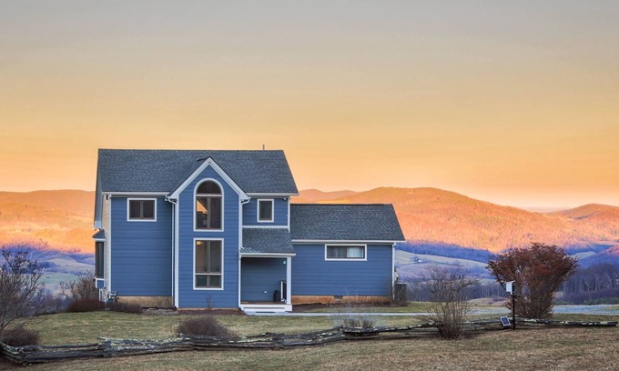 Independence House | Whitetail Spur - Panoramic Valley View!