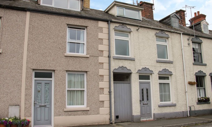 Llangollen Cottage | WHITEWATER COTTAGE, pet friendly in Llangollen